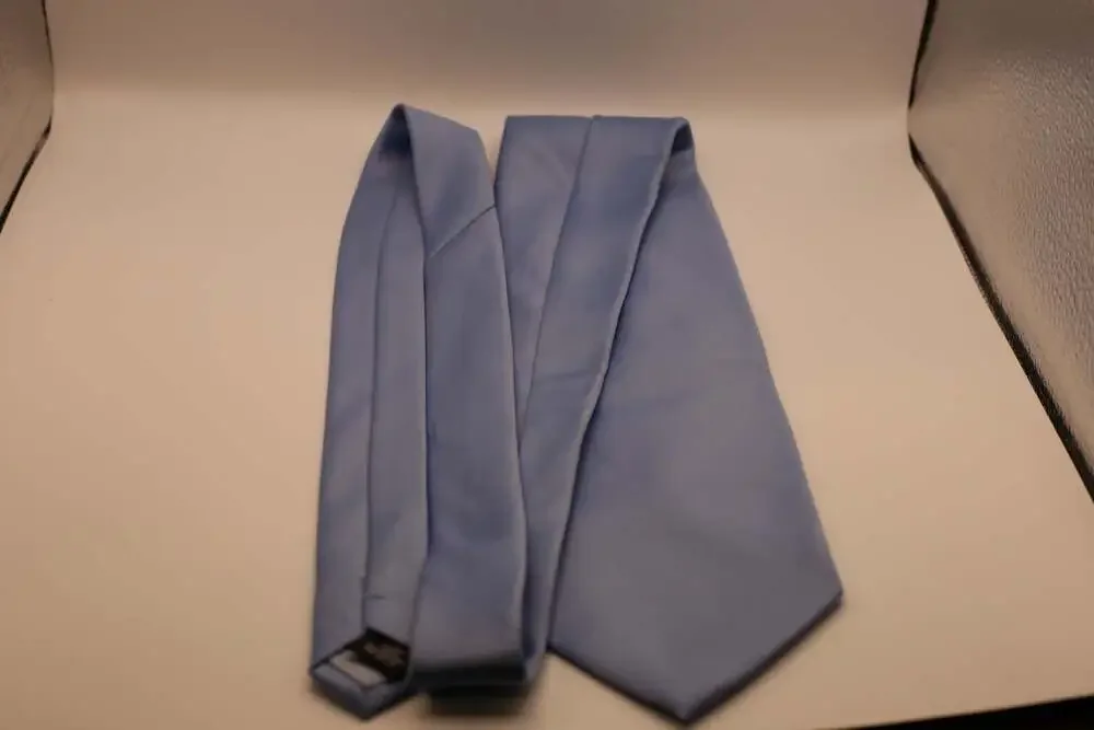 Geoffrey Beene Men's Solid Light Blue Satin Necktie